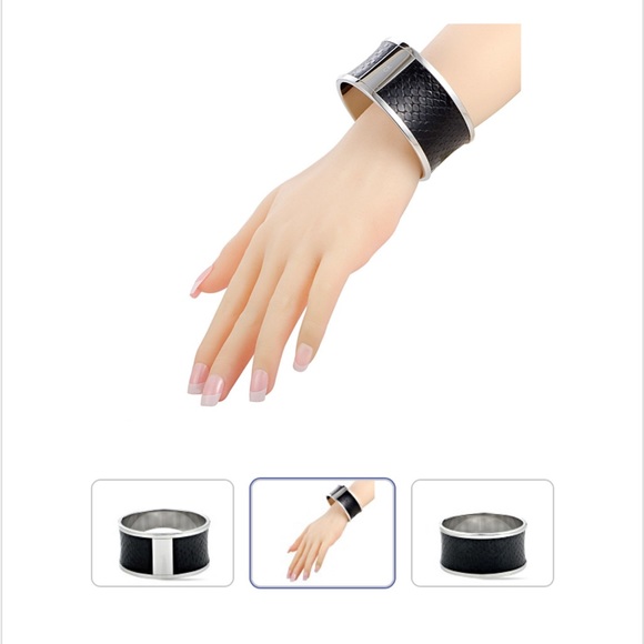 Calvin Klein NWT Spellbound Stainless Steel  Python Bangle Bracelet - Picture 4 of 4